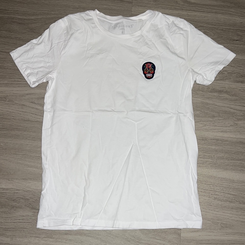 Suspicious Antwerp skull shirt